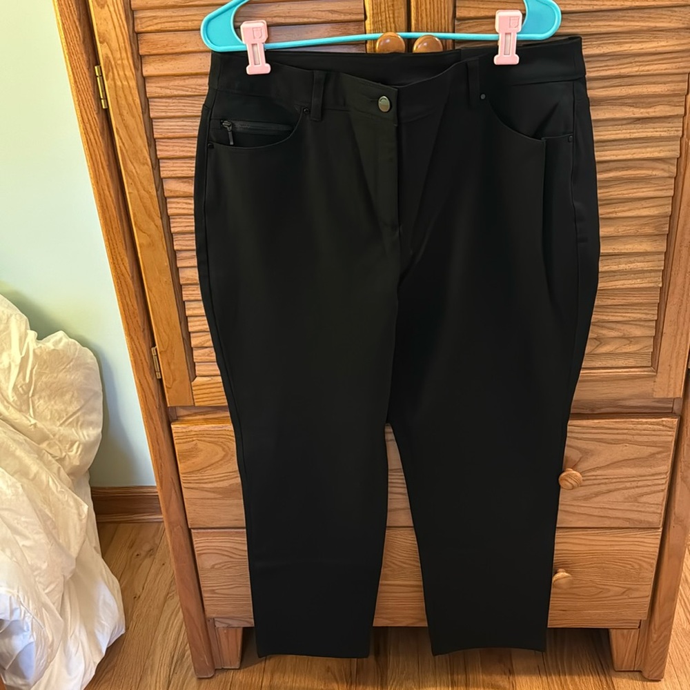 NWT 🌸 Chicos Courtney So Slimming Black Ankle Jeans size 2.5 (14)